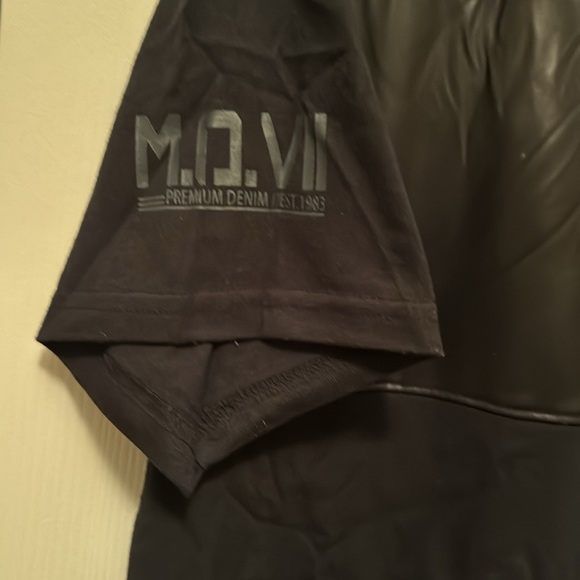 Casual tee with polyethylene strip! - Picture 5 of 5